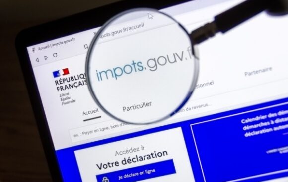 Shutterstock_cifplafondaide Crédit d’impôt famille : un nouveau plafond pour 2026 ?