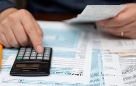 Shutterstock_simulateurir Impôt sur le revenu 2026 : à vos calculettes !