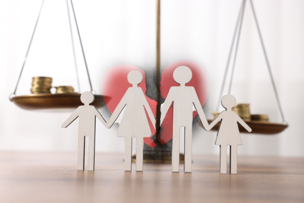 Shutterstock_deductibilitepensions Fiscalité des pensions alimentaires : mode d’emploi pour 2026