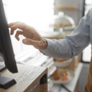 Shutterstock_logicielscaisse-1 Logiciels de caisse auto-certifiés : ça se précise !