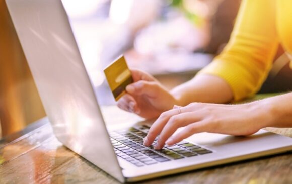 Shutterstock_paiementdemarterialiseimpots Paiement dématérialisé de l’impôt : quelles solutions ?