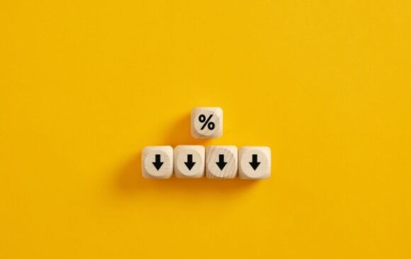 Shutterstock_tauxreduitsissociete Groupe de sociétés et taux réduit d’IS : plus que quelques jours pour régulariser