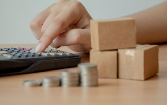Shutterstock_taxepetitcolis Taxe sur les petits colis : ça se précise !