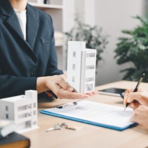 Shutterstock_DMTO Vente d'immeubles : les taux et exonérations applicables au 1er juin 2026 sont connus
