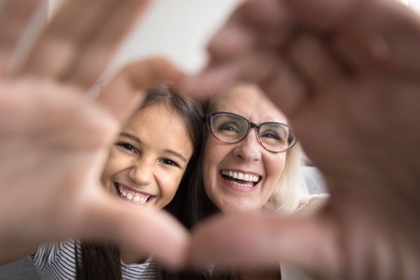 Shutterstock_ageexodonation Dons familiaux exonérés : maintien de la limite d’âge de 80 ans ?
