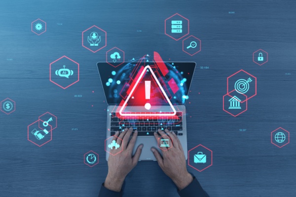 Shutterstock_echangeinfosadmi Lutte contre la fraude : le partage d'informations s'intensifie entre administrations
