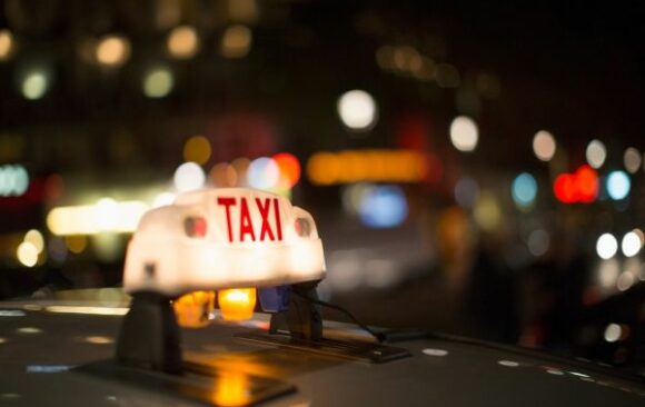 shutterstock_taxietavance Taxi : une avance possible sur le remboursement partiel d’accise sur le carburant