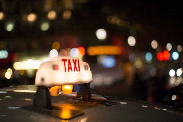 shutterstock_taxietavance Taxi : une avance possible sur le remboursement partiel d’accise sur le carburant