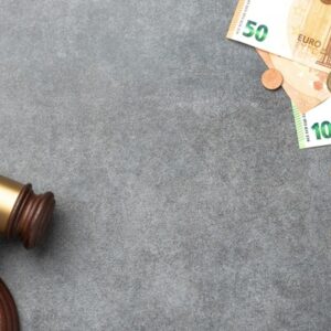 Wooden,Judge,Gavel,On,Euro,Banknotes,And,Coins,On,A Intégration fiscale : une option rétroactive possible ?
