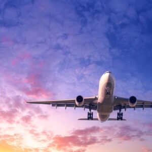 Commercial,Passenger,Airplane,Taking,Off.,Aircraft,Flying,Up,Into,Dramatic Exonération de TVA : la liste des compagnies aériennes dispensées d’attestation est publiée