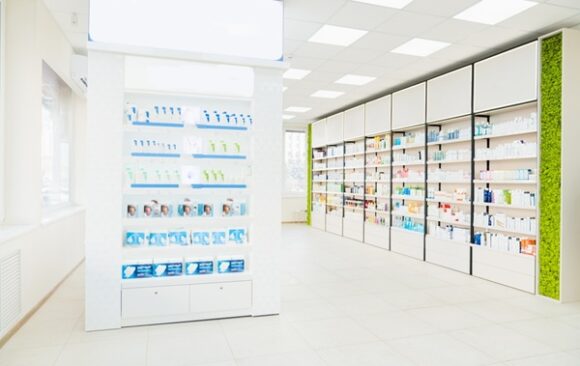 Empty,Spacious,Modern,New,White,Drugstore,Pharmacy,Chemist`s,Store,With Provision pour dépréciation du fonds de commerce : encore faut-il justifier sa perte de valeur