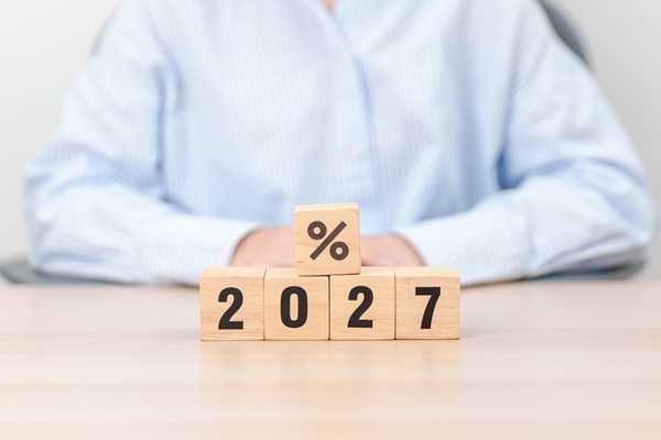 2027,New,Year,With,Percentage.,Interest,Rate,,Gdp,,Stocks,Market, TVA : le régime simplifié d’imposition tire sa révérence