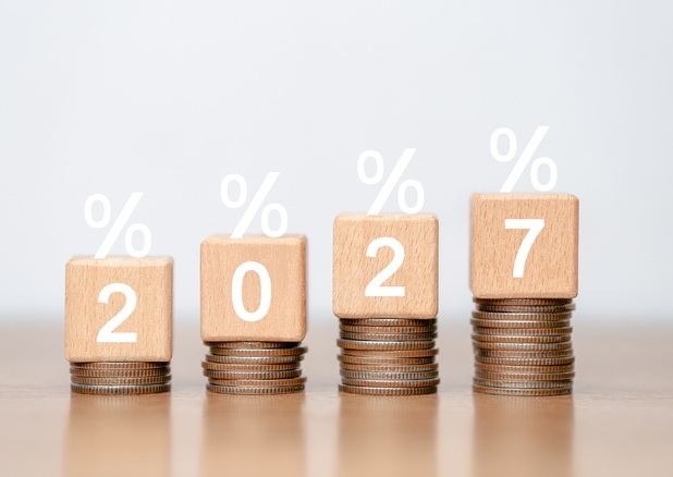 The,Wooden,Block,With,The,Number,2027,On,Top,Of Lois de finances 2027 : tour d’horizon des principales mesures fiscales et sociales intéressant les particuliers