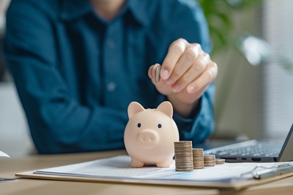 Retirement,,Earnings,,Financial,,Loan,,Economic,,Finance,,Wealth,,Piggy,Bank,,Assurance, Retraite complémentaire agricole : augmentation du point en 2026